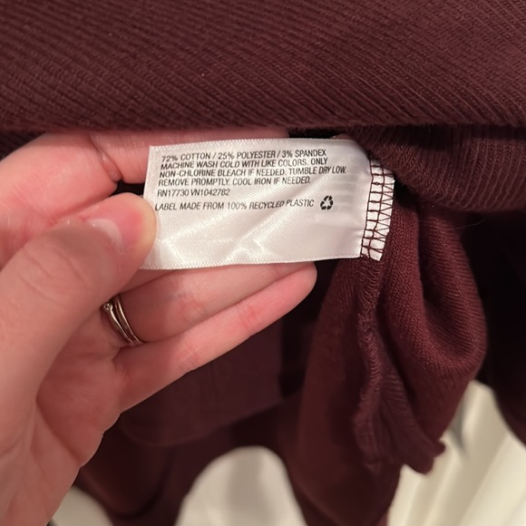 NWT Women’s Plus Size Oversized Maroon Ribbed Quarter Zip 3X - Picture 7 of 12